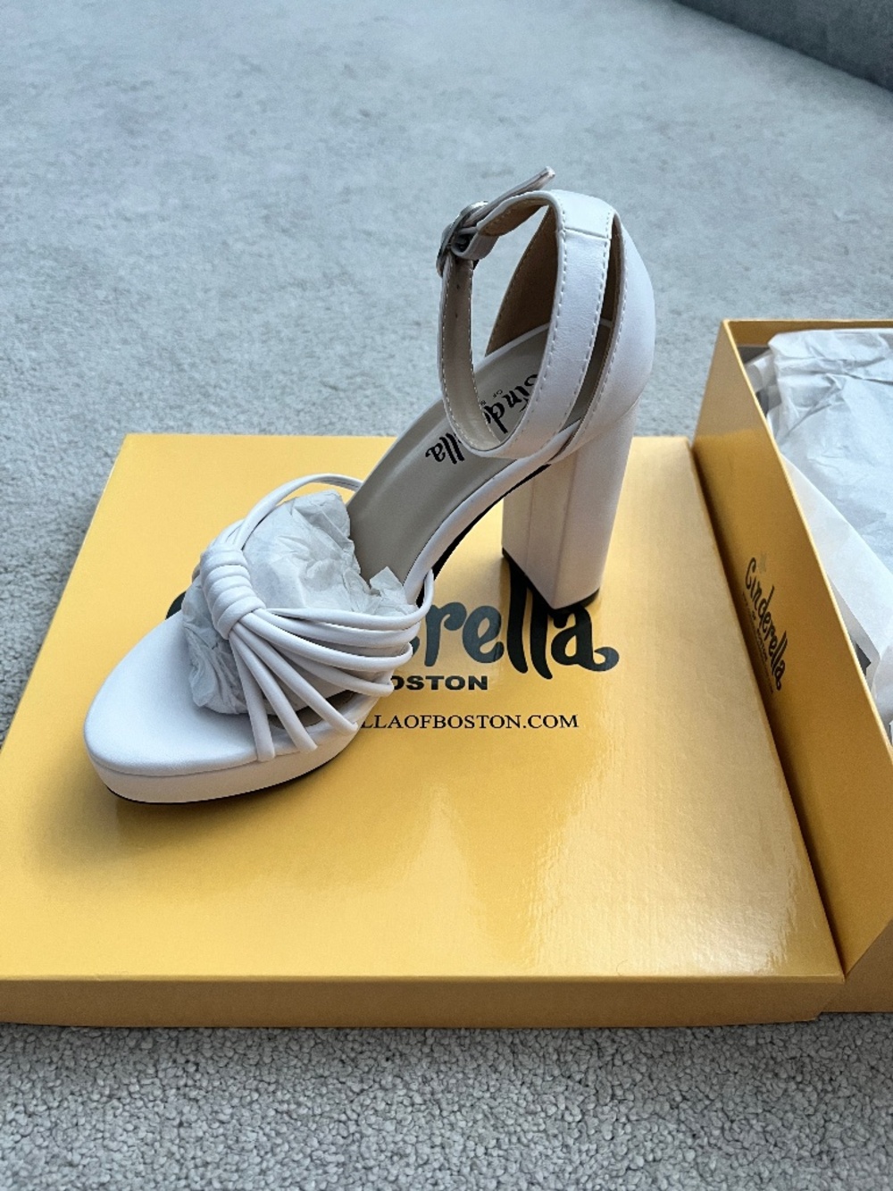 Cinderella of Boston Heeled Sandal White Size 4.5
